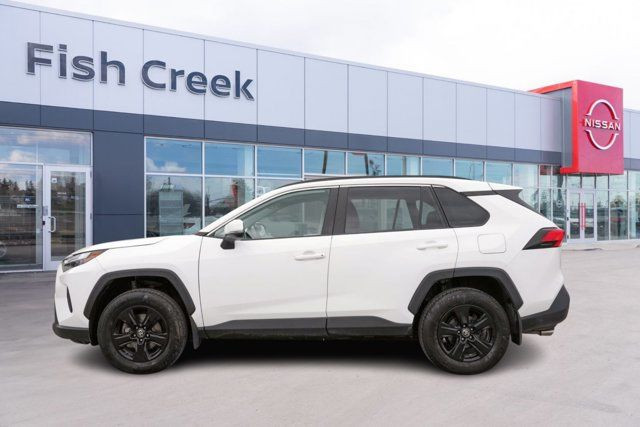 2022 Toyota RAV4 XLE | No Accidents | Heated Seats in Cars & Trucks in Calgary - Image 3