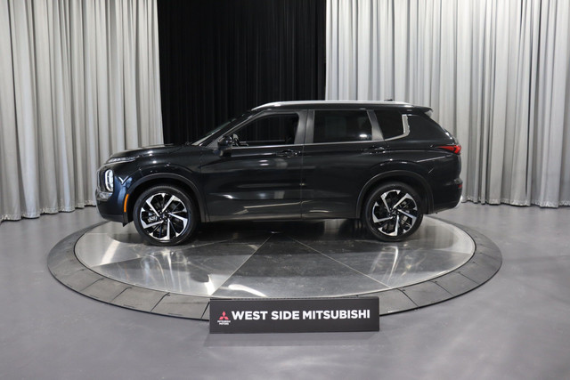 2022 Mitsubishi Outlander LE 4WD / Heated Seats/Wheel / Pano... in Cars & Trucks in Edmonton - Image 3