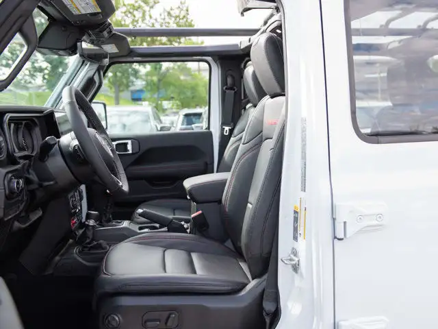 2025 Jeep Wrangler Rubicon, 2 Inch Lift, 38 Inch Tires & MORE in Cars & Trucks in Calgary - Image 35