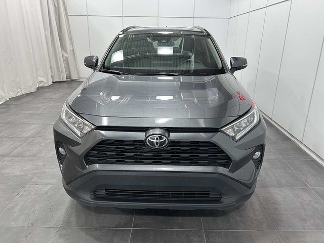 2021 Toyota RAV4 XLE AWD - TOIT OUVRANT - VOLANT CHAUFFANT - MAG in Cars & Trucks in Québec City - Image 2