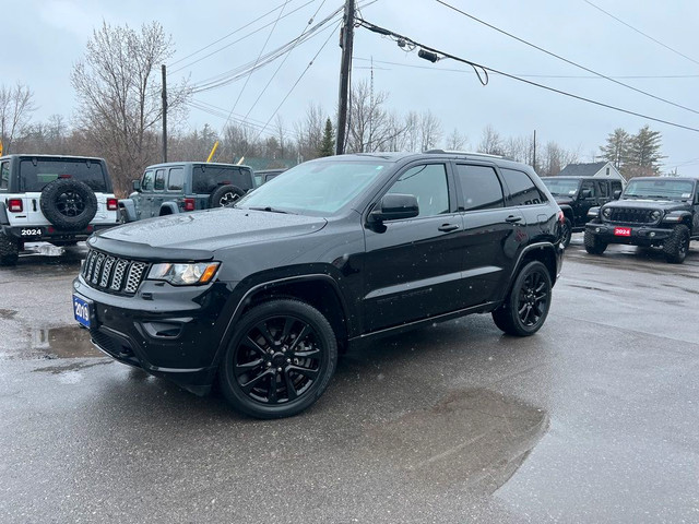  2019 Jeep Grand Cherokee Altitude 4x4 - Sunroof - Pwr Liftgate  in Cars & Trucks in Napanee