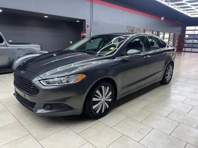 2015 Ford Fusion dans Autos et camions dans Ville d’Edmonton - Image 12