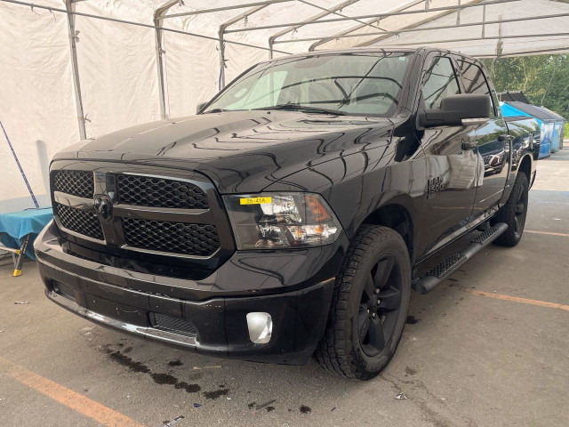 Ram 1500 Classic SLT CREW 4X4 *SIÈGES / VOLANT CHAUFF* CARPLAY 2 in Cars & Trucks in Laurentides