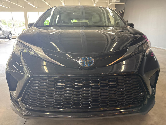 2021 Toyota Sienna XSE ENSEMBLE TECHNOLOGIQUE AWD HYBRIDE TOIT O in Cars & Trucks in Saint-Jean-sur-Richelieu - Image 3