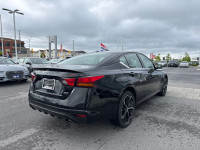 Sunroof, Aluminum Wheels, Navigation, Climate Control, Heated Seats! Stress less and enjoy more with... (image 5)