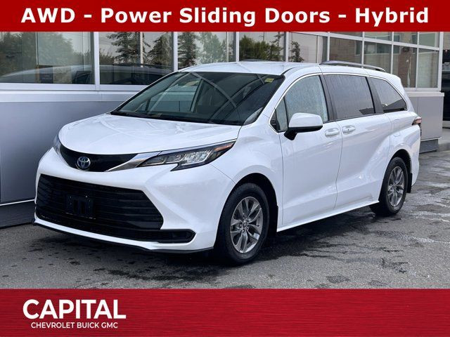 2023 Toyota Sienna LE in Cars & Trucks in Calgary