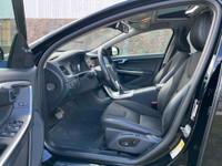 2017 VOLVO V60 T5 AWD CROSS COUNTRY. PREMIER PLUS EDITION. 2.0 L BLACK ON BLACK INTERIOR. NAVIGATION... (image 9)