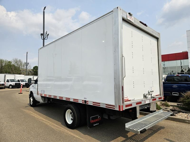 2024 Ford E-Series Cutaway E-450 DRW 176" WB, 7.3L V8 Gas, 16ft  in Cars & Trucks in St. Albert - Image 3
