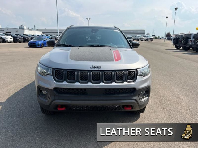 2023 Jeep Compass Trailhawk - Leather Seats - Park Assist in Cars & Trucks in Lethbridge - Image 2