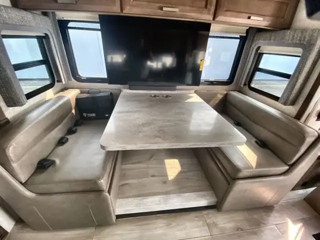 2023 Thor Motor Coach Aria 3401 in RVs & Motorhomes in Abbotsford - Image 32