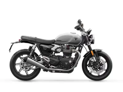 2025 Triumph Speed Twin 1200 Aluminum Silver $500 GEAR CASH ! STUNNING Stunning and uncompromising,...
