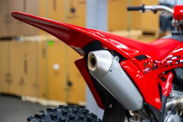 2025 GASGAS MC 250F in Dirt Bikes & Motocross in Longueuil / South Shore - Image 7