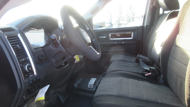 2012 DODGE RAM 5500 CREW CAB LARAMIE SERVICE TRUCK WITH CRANE in Cars & Trucks in Edmonton - Image 2
