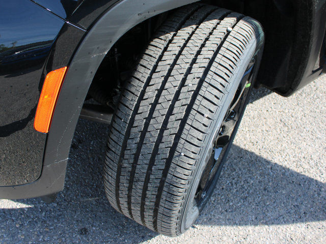 2025 Jeep Grand Cherokee Altitude in Cars & Trucks in Calgary - Image 2