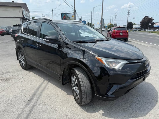 2017 Toyota RAV4 LE / ALL WHEEL DRIVE / TWO KEYS! NICE SUV in Cars & Trucks in Ottawa - Image 3