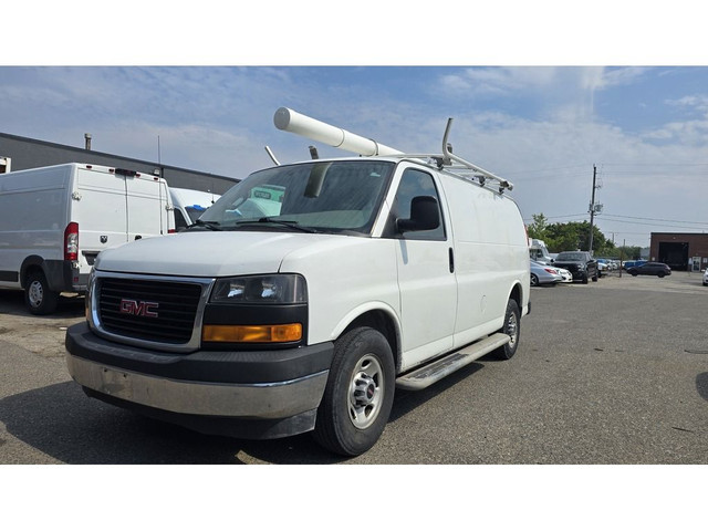 2017 GMC Savana Cargo Van G2500 - 4.8L V8 Gas - Cruise/RoofRack/ in Cars & Trucks in City of Toronto - Image 3