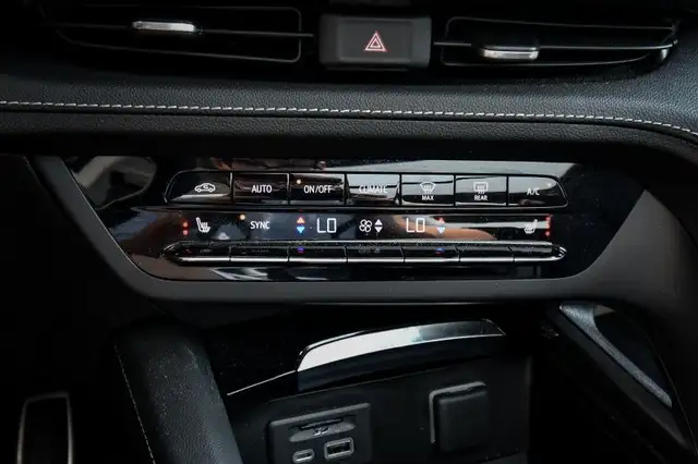 2023 Buick Envision Essence • HEATED LEATHER • POWER LIFTGATE in Cars & Trucks in Ottawa - Image 27