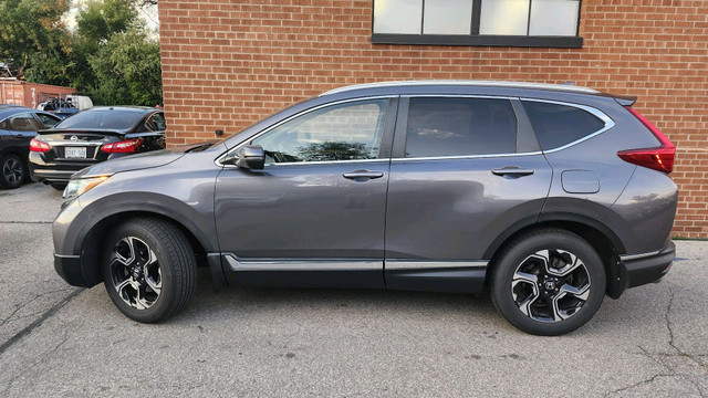 2018 Honda CR-V Touring AWD in Cars & Trucks in Oakville / Halton Region - Image 2
