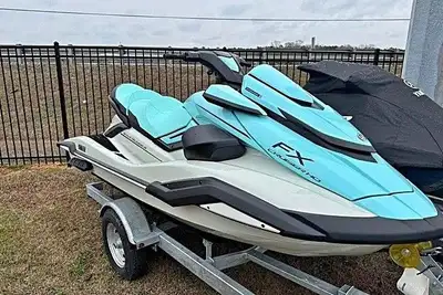 APPLY NOW: https://www.ridecollective.ca/get-pre-approved The 2025 YAMAHA FX CRUISER HO is a premium...