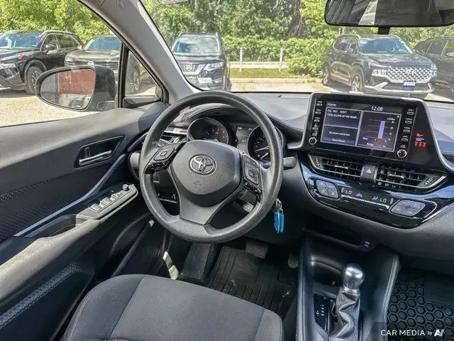 2022 Toyota C-HR in Cars & Trucks in Ottawa - Image 12