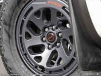 This Nissan Frontier boasts a Regular Unleaded V-6 3.8 L/231 engine powering this Automatic transmis... (image 6)