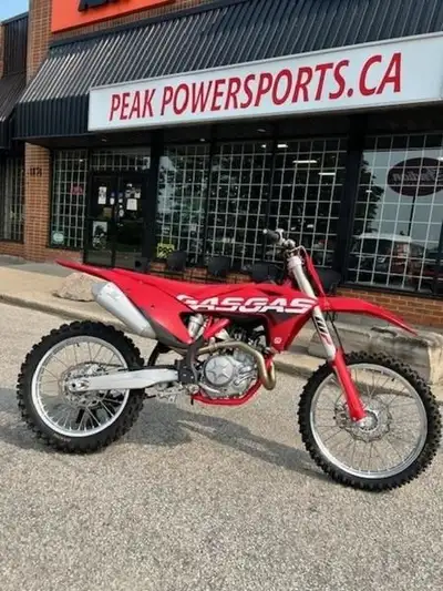 Not brand new but pretty darn close! MINT condition 2023 Gas Gas MC 450F. LOW LOW hours and ridden b...