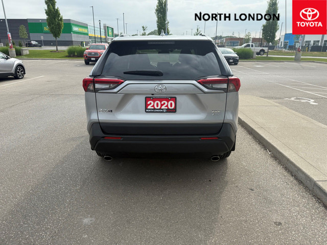 2020 Toyota RAV4 XLE LEASE RETURN - CLEAN CARFAX - ONE OWNER... in Cars & Trucks in London - Image 3