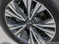 * Intelligent All-Wheel Drive with Terrain Selector * Off-Road and Snow Mode * Intelligent Forward C... (image 8)