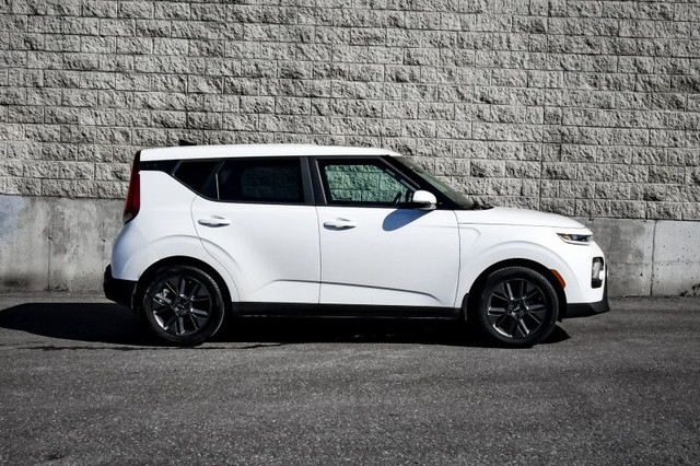 2021 Kia Soul EX+ • SUNROOF • HEATED SEATS • WIRELESS CHARGING in Cars & Trucks in Cornwall - Image 2