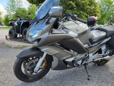 ULTRA-CLEAN PROVEN JAPANESE SPORT-TOURER IN EXCELLENT CONDITION! THIS BIKE IS A WELL MAINTAINED BIKE...