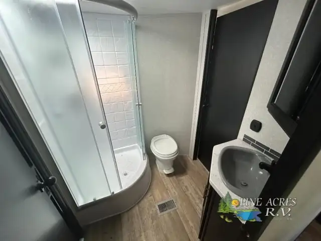 2021 Forest River RV Cherokee 294GEBG Rear Bunks in Travel Trailers & Campers in Truro - Image 25
