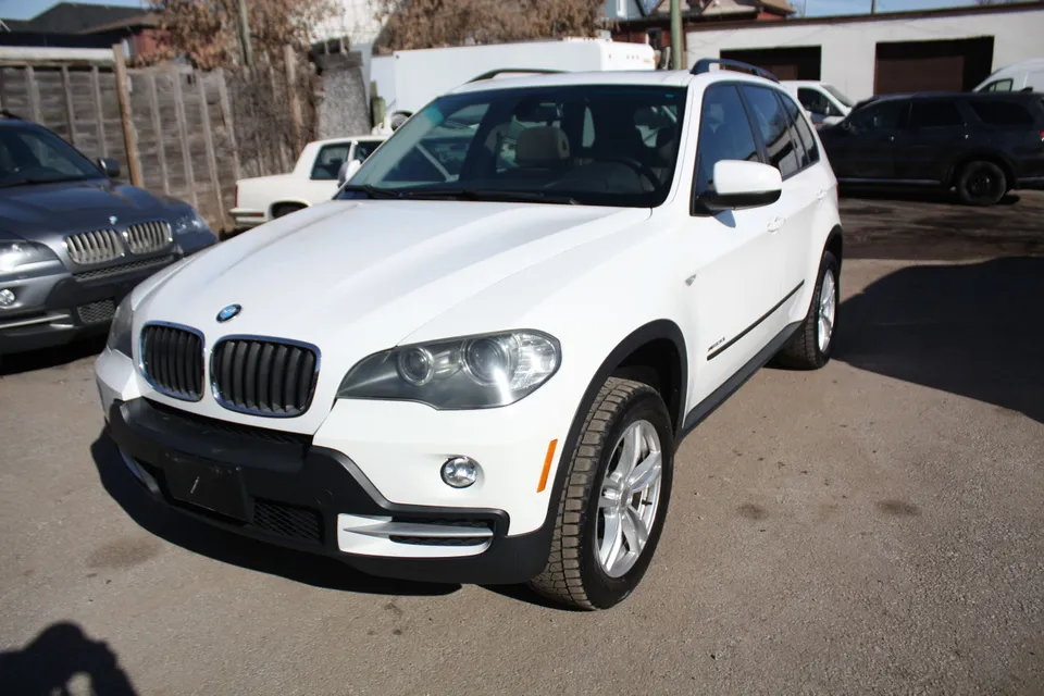 2009 BMW X5 30i No Accidents, very clean inside out and drives l