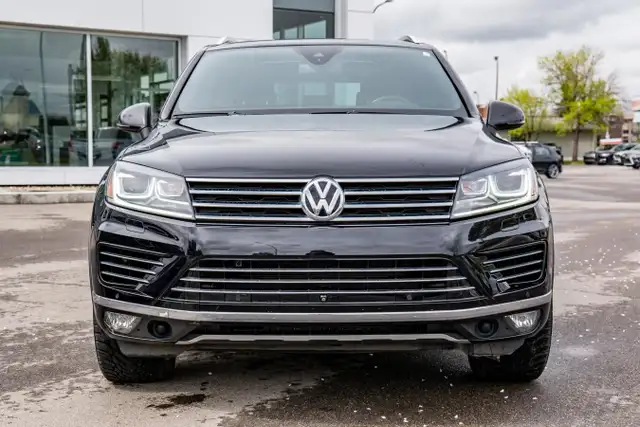 2016 Volkswagen Touareg Execline in Cars & Trucks in Edmonton - Image 6
