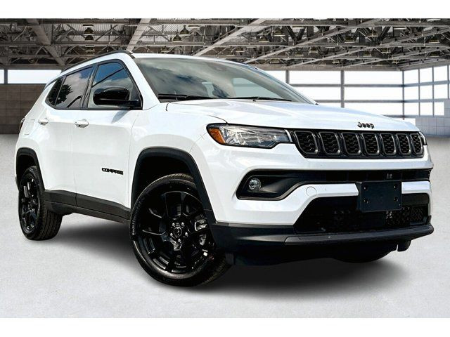 2025 Jeep Compass Latitude Lux in Cars & Trucks in Mississauga / Peel Region - Image 2