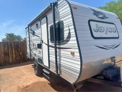 APPLY NOW: https://www.ridecollective.ca/get-pre-approved The 2015 JAYCO JAY FLIGHT SLX BAJA EDITION...