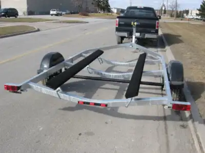 BT2500 Single Axle boat trailer. 2500lbs total boat capacity. Fully welded tube steel construction,...