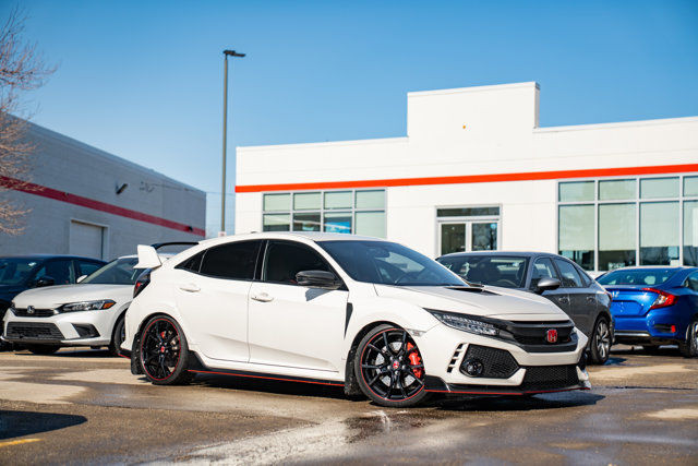 2019 Honda Civic Type R in Cars & Trucks in Edmonton - Image 2