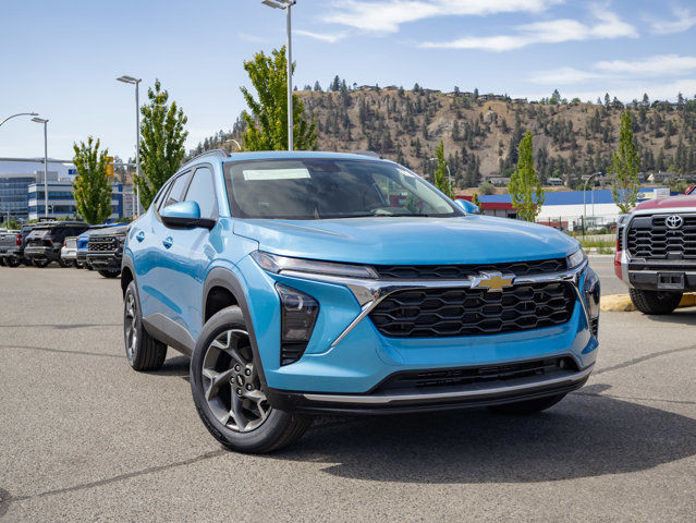 2025 Chevrolet Trax LT in Cars & Trucks in Kelowna - Image 2