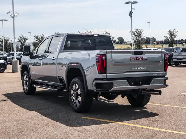 2025 GMC Sierra 3500HD Denali dans Autos et camions dans Comté de Strathcona - Image 7