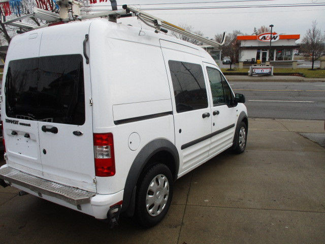 2011 Ford Transit Connect XLT 114.6" w/rear & side door glass in Cars & Trucks in Hamilton - Image 4