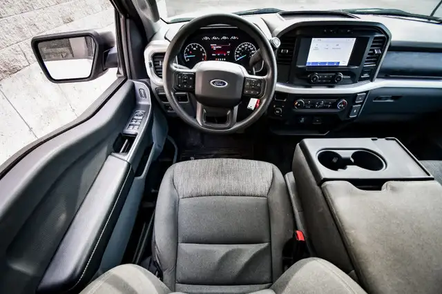 2021 Ford F-150 XLT • REMOTE START • PARK ASSIST • APPLE CARPLAY in Cars & Trucks in Ottawa - Image 13