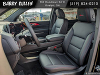 Experience the commanding presence and versatility of the 2025 Chevrolet Traverse Z71 in sleek black... (image 3)