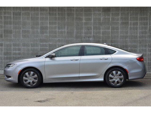 2016 Chrysler 200 C in Cars & Trucks in Burnaby/New Westminster - Image 3