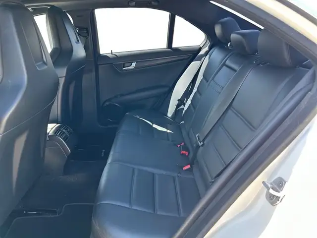 2010 Mercedes-Benz C-Class C63 / RWD / AMG / Sunroof / Heated Le in Cars & Trucks in Calgary - Image 17