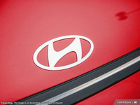 This Hyundai Kona has a durable Intercooled Turbo Regular Unleaded I-4 1.6 L/98 engine powering this... (image 6)