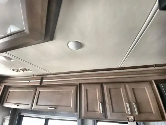 2023 Thor Motor Coach Aria 3401 in RVs & Motorhomes in Abbotsford - Image 17