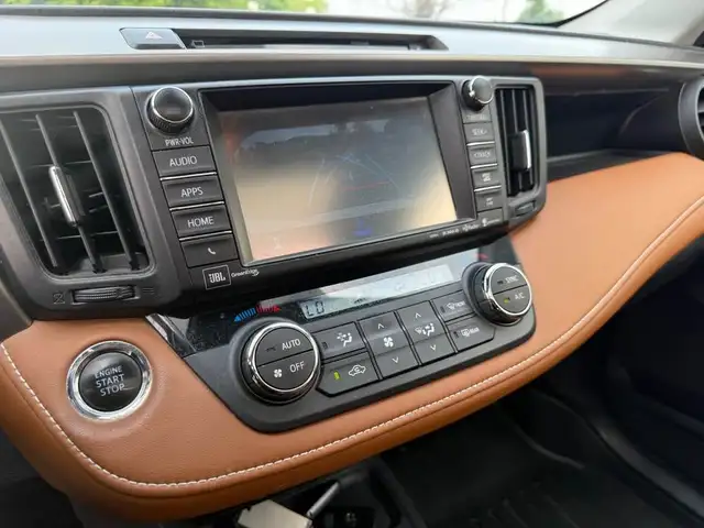 2016 Toyota RAV4 Limited / BEAUTIFUL WHITE ON PEANUT BUTTER  in Cars & Trucks in Ottawa - Image 13