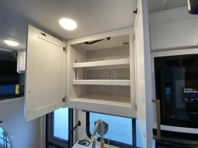 2024 Thor Motor Coach Four Winds 25V in RVs & Motorhomes in Abbotsford - Image 20