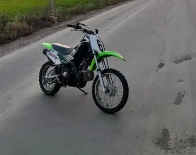 APPLY NOW: https://www.ridecollective.ca/get-pre-approved The 2025 Kawasaki KLX110R is a compact off...