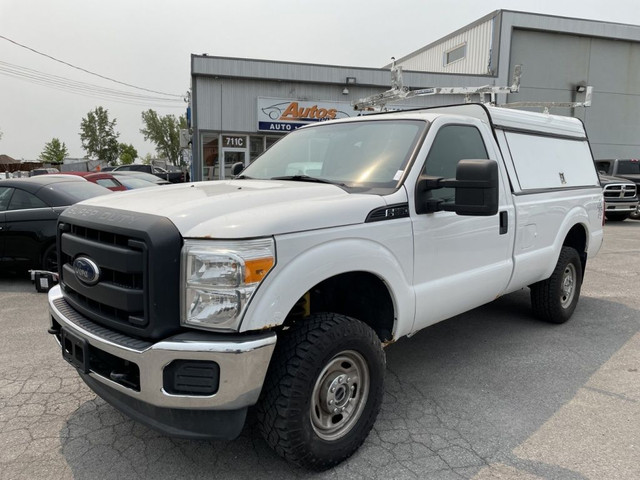 2012 Ford Super Duty F-250 SRW XL/gas 4x4 in Cars & Trucks in Laval / North Shore